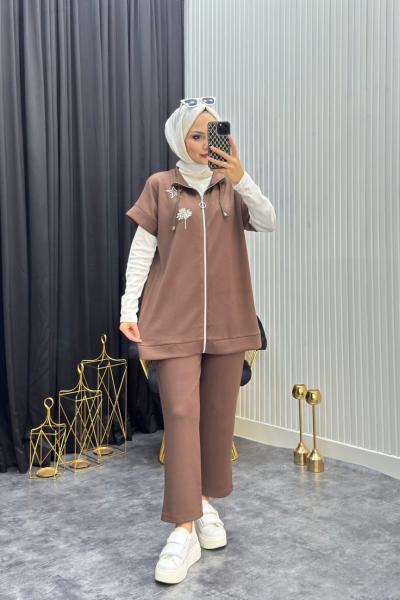 Taş Detay Yelekli Takım Kahverengi