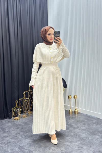 Pelerinli Elbise Taş